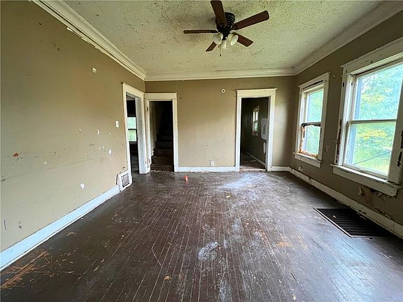 2nd image of 1605 E 35th St