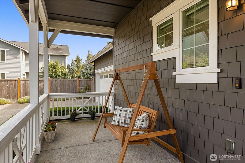 2nd image of 1069 SE 13th Place
