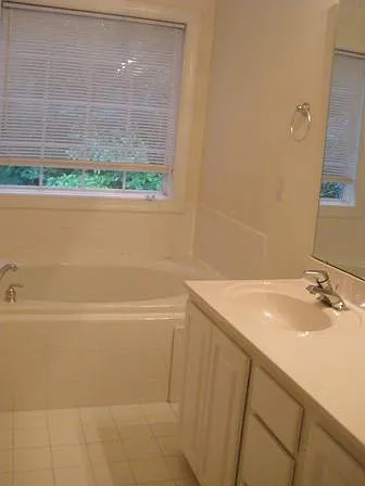 6909 Lynn Townes Ct — Photo 6