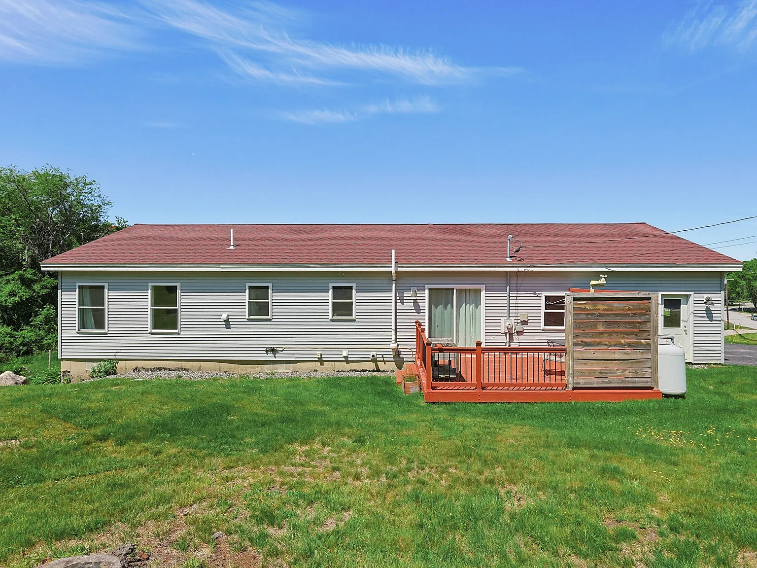 4 bed, 2237 sqft, $2,650 — Photo 4