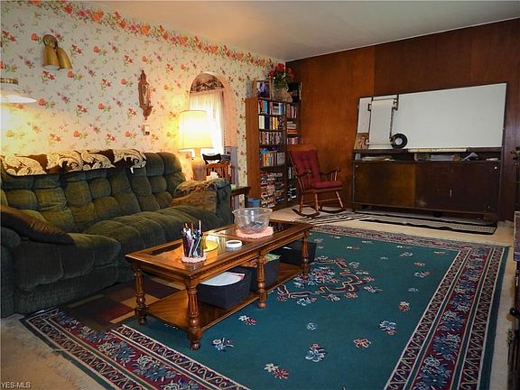 3rd image of 11308 Cotes Ave