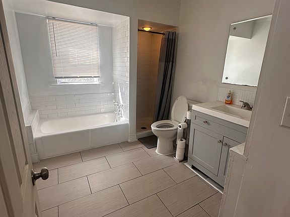 4th image of 2104 W 78th St #1