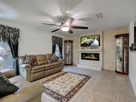 4th image of 12649 Pine Island Dr
