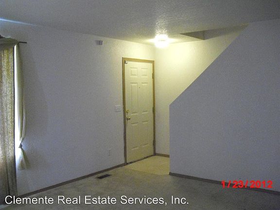 3rd image of 1060 Lords Hill Dr