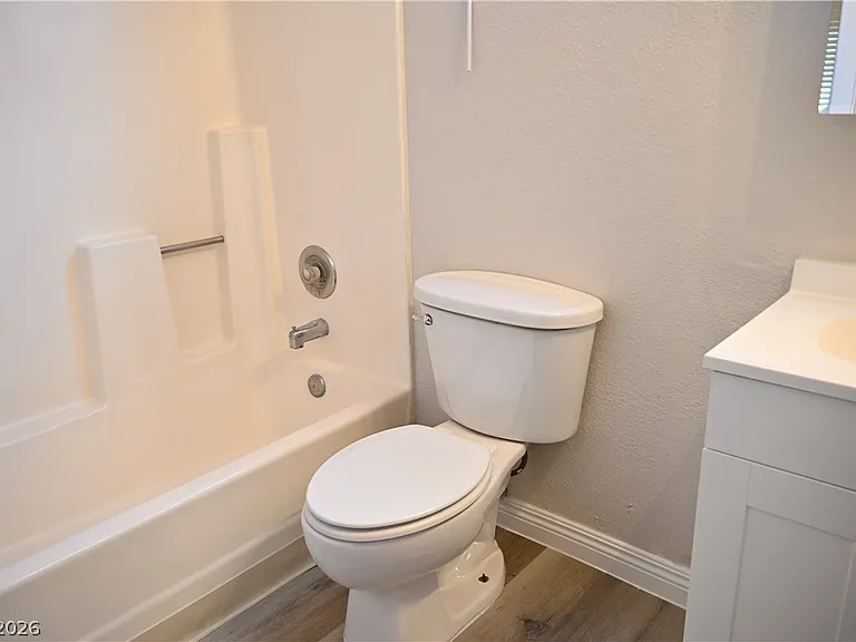 5806 Dodd St #D — Photo 13