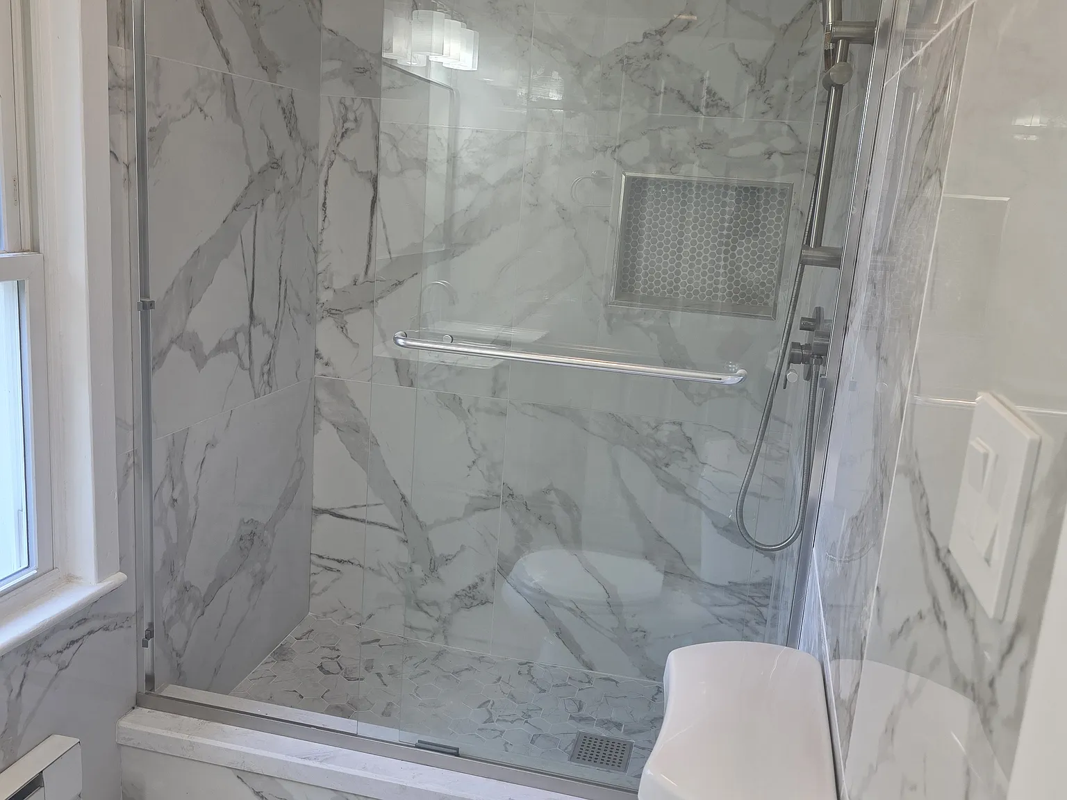 3 bed, $2,000 — Photo 4