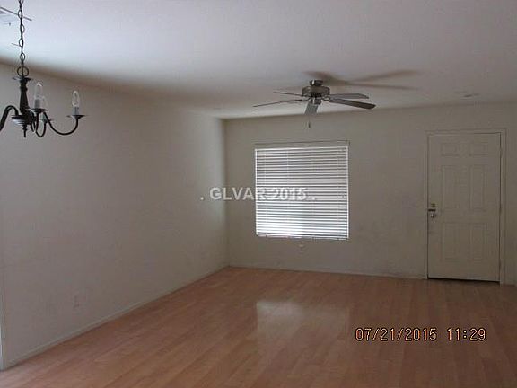 3rd image of 556 Primrose Hill Ave