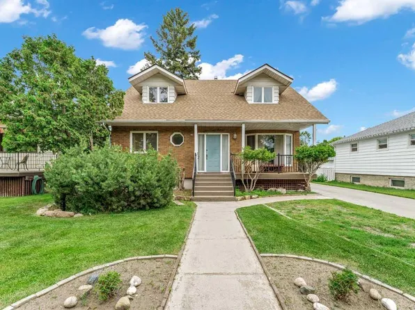 28 E Aberdeen St SE, Medicine Hat, AB T1A 0P7