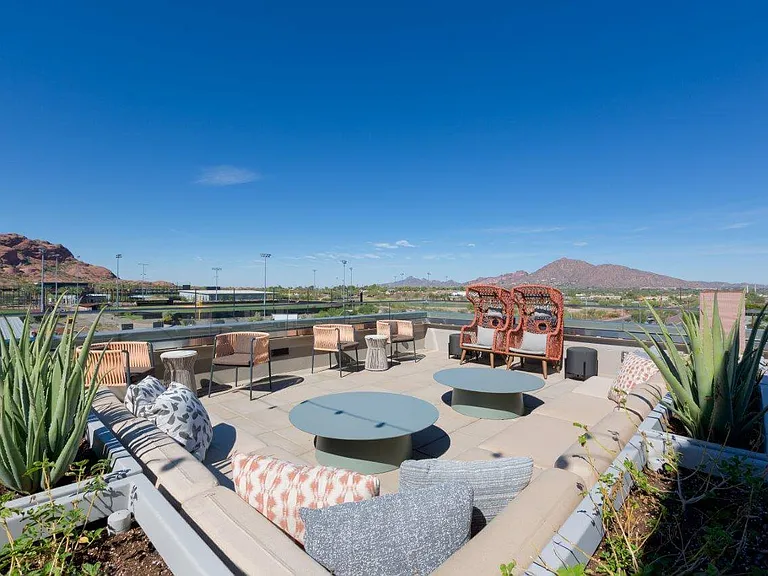 Scottsdale Entrada — Photo 6