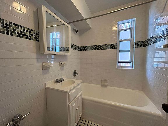 4th image of 41-00 43rd Ave #4