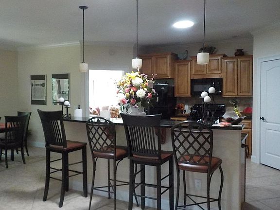 5th image of 120 Flossmoor Cir