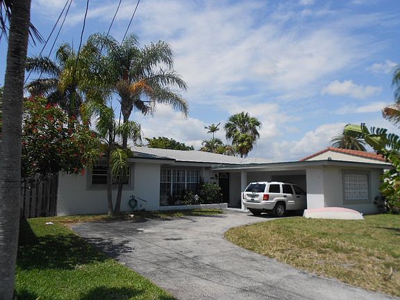 Pretty 3/2 with carport