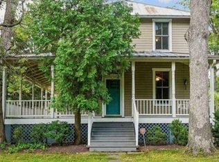 16 Maple Ave, Washington Grove, MD 20880