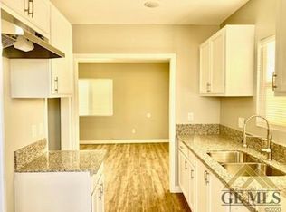 416 Southgate Dr, Bakersfield, CA 93307
