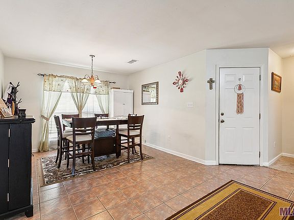 3rd image of 9961 Petersburg Dr
