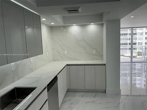 18031 Biscayne Blvd #502 Photo 1