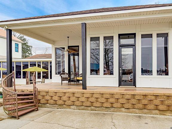 5th image of 8689 Island Rd