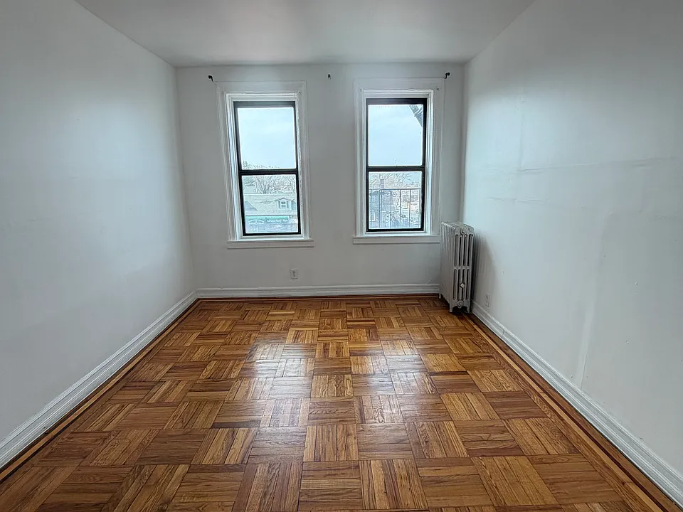 1075 Edison Ave #2