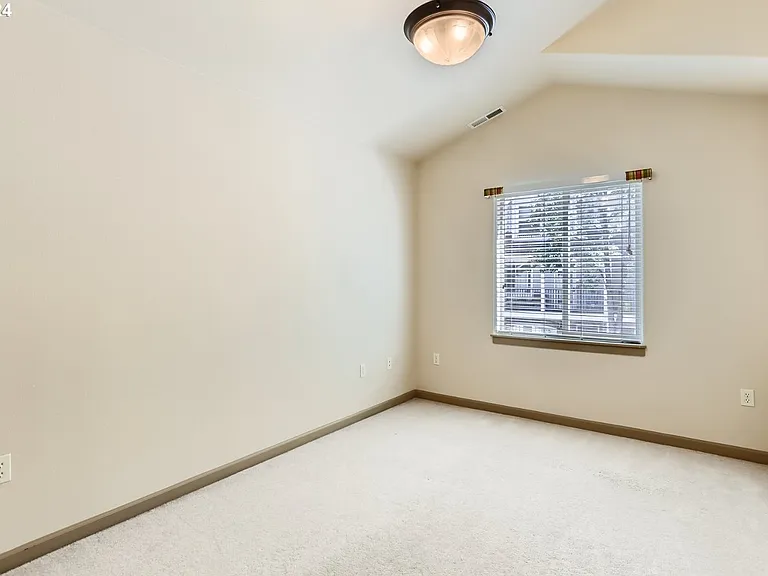 2043 NE 49th Way — Photo 11