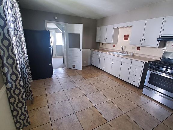 3rd image of 620 N 2nd St