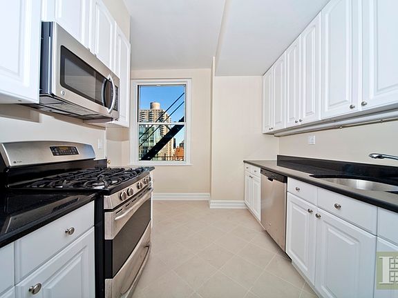 5th image of 1009 Park Ave #15B