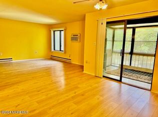 12 Pine Cluster Cir UNIT J, Manalapan, NJ 07726