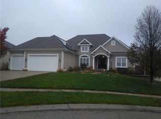 4004 Bennington Dr, Saint Joseph, MO 64506