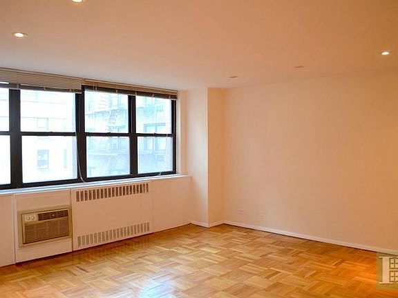2nd image of 1523 2nd Ave #6H