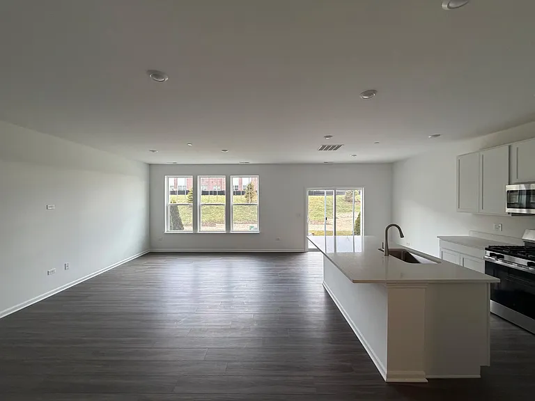 12217 Dodwell St — Photo 11