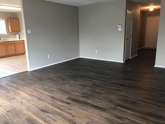 2nd image of 4820 Waterford Dr