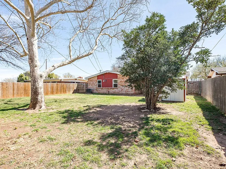 4602 Karla St — Photo 32