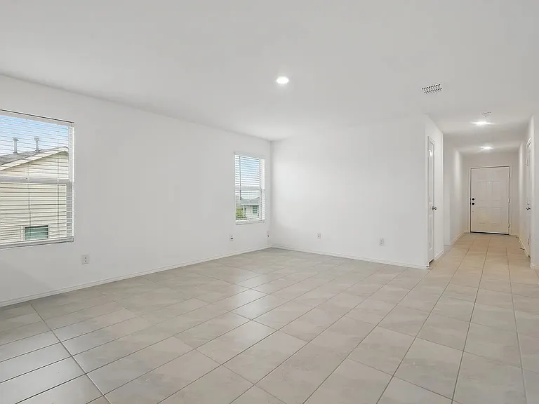 8400 High Robin Ave — Photo 6