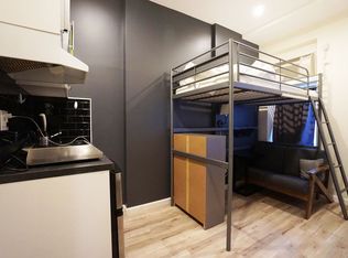 360 W 45th St #E10, New York, NY 10036