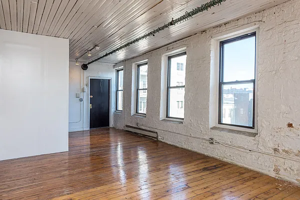 Rented by Nooklyn NYC LLC | media 30