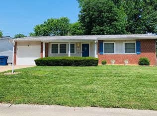 135 Tom Sawyer Dr, Saint Charles, MO 63303