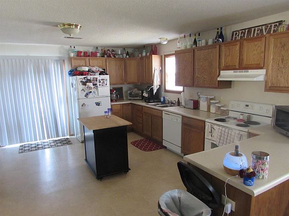 3rd image of 2622 W Maxwell Ave