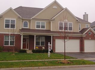 967 Timber Lake Dr, Antioch, IL 60002