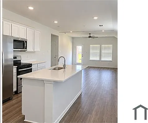 3 bed, 1575 sqft, $2,100 — Photo 1