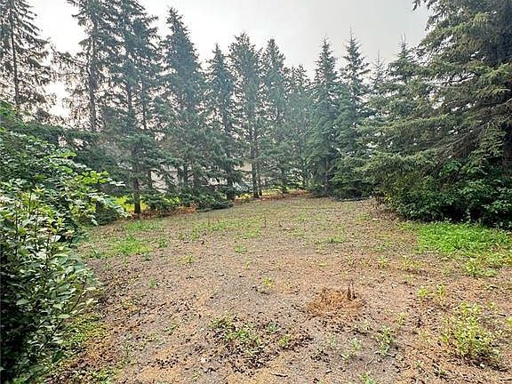 4th image of 315 2nd STREET