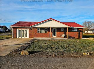 378 Plymale Ln, Gallipolis Ferry, WV 25515