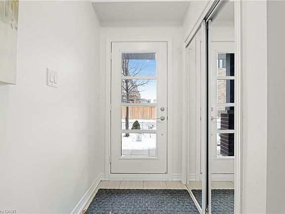 4th image of 6 Waterview Ln