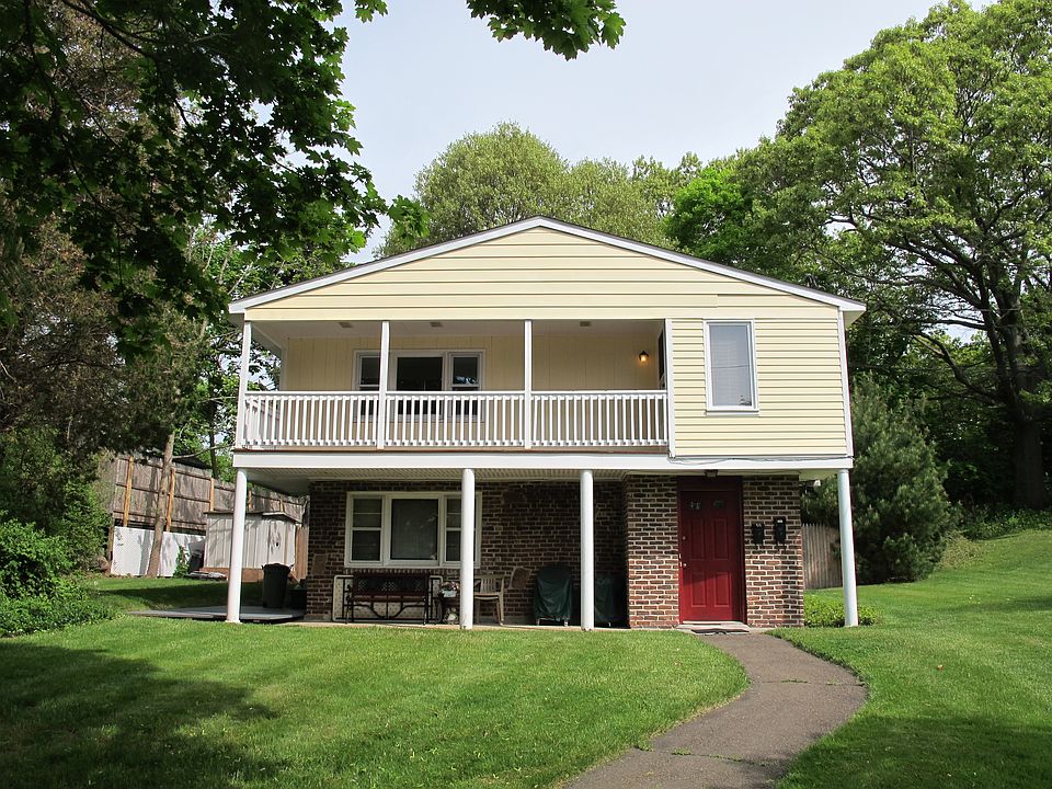 House front - Apartment 2nd floor