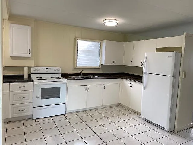 664 Ululani St — Photo 5