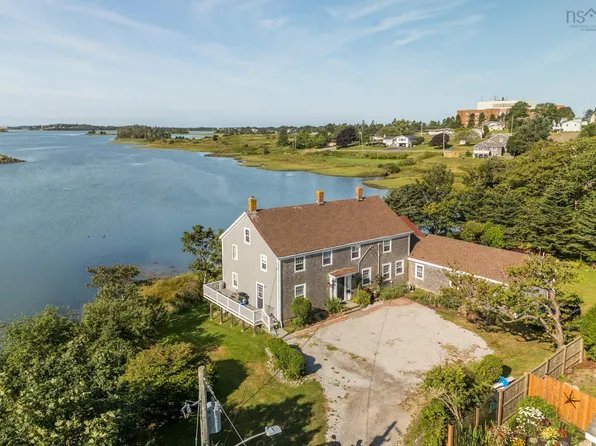 4 Market St, Yarmouth, NS B5A 4R5