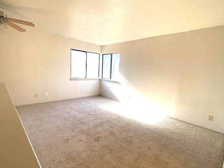 Cedar Lake Apartments — Photo 37