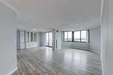 807 Harmon Cove Tower, #807