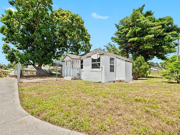 3rd image of 10805 NW 10th Avenue