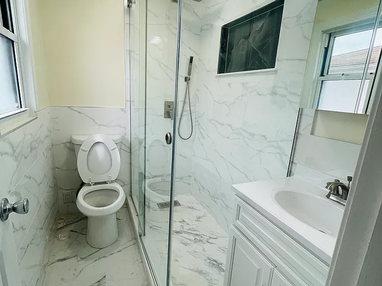 160 Laconia Ave #2 — Photo 6