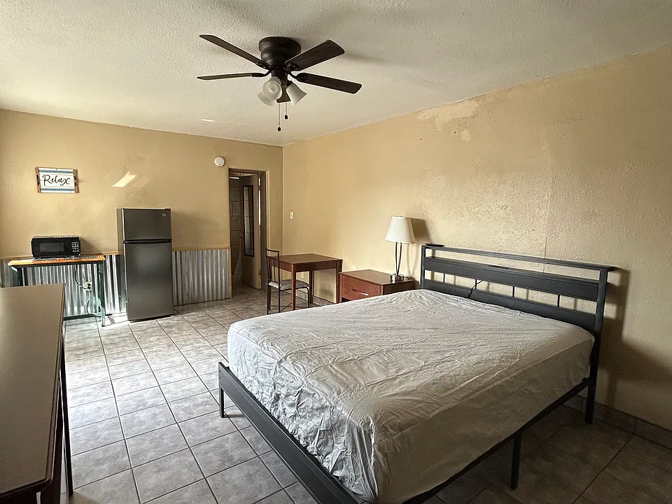 705 N Date St #2