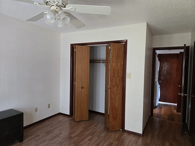 109 Essex Dr #109 — Photo 3